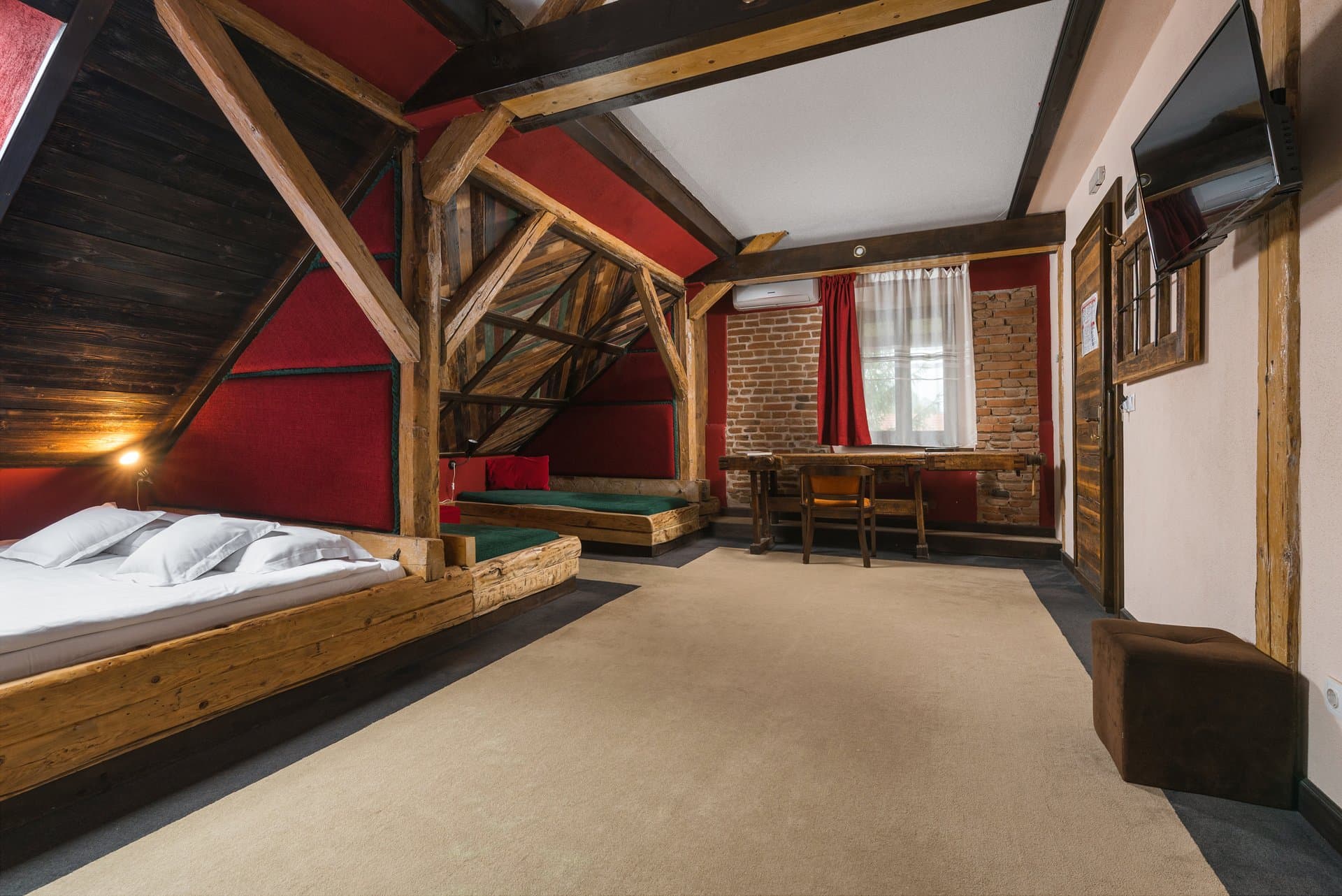 Carpenter's Room - gallery 1