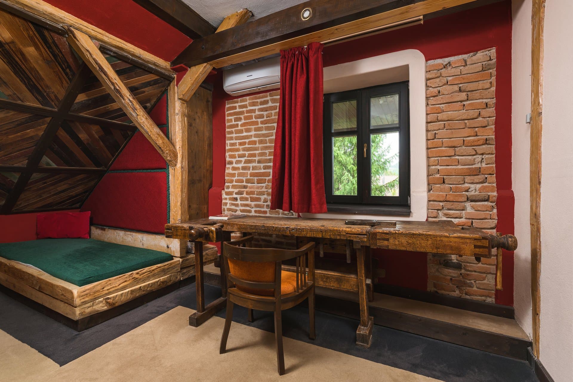 Carpenter's Room - gallery 5