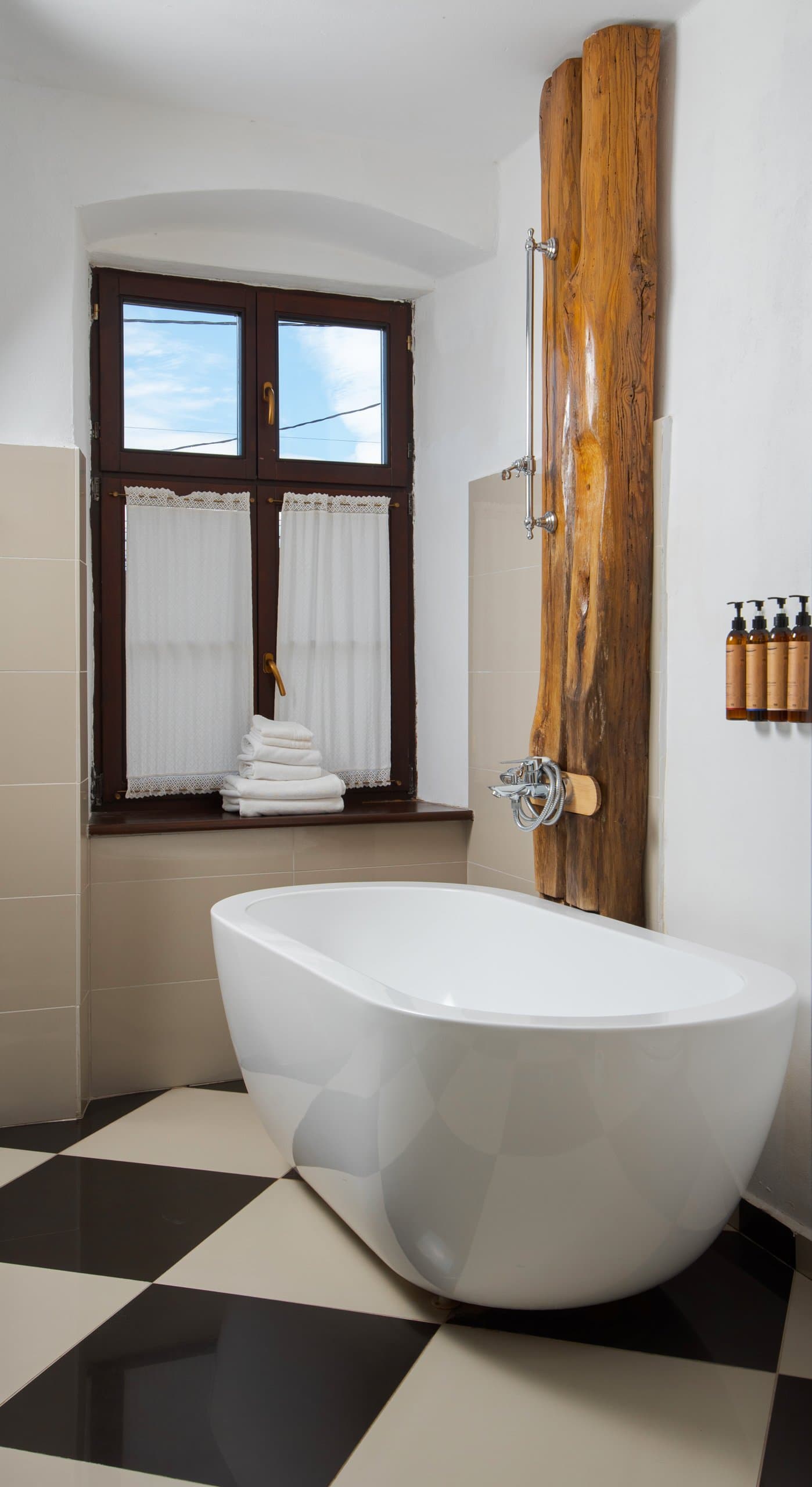 The Swan Suite - architectural detail
