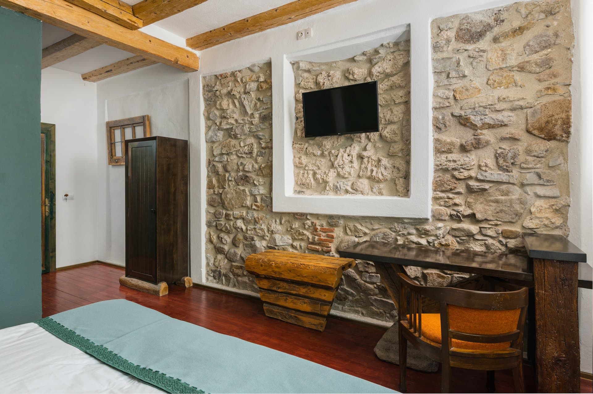 Stonecarver's Room - gallery 5