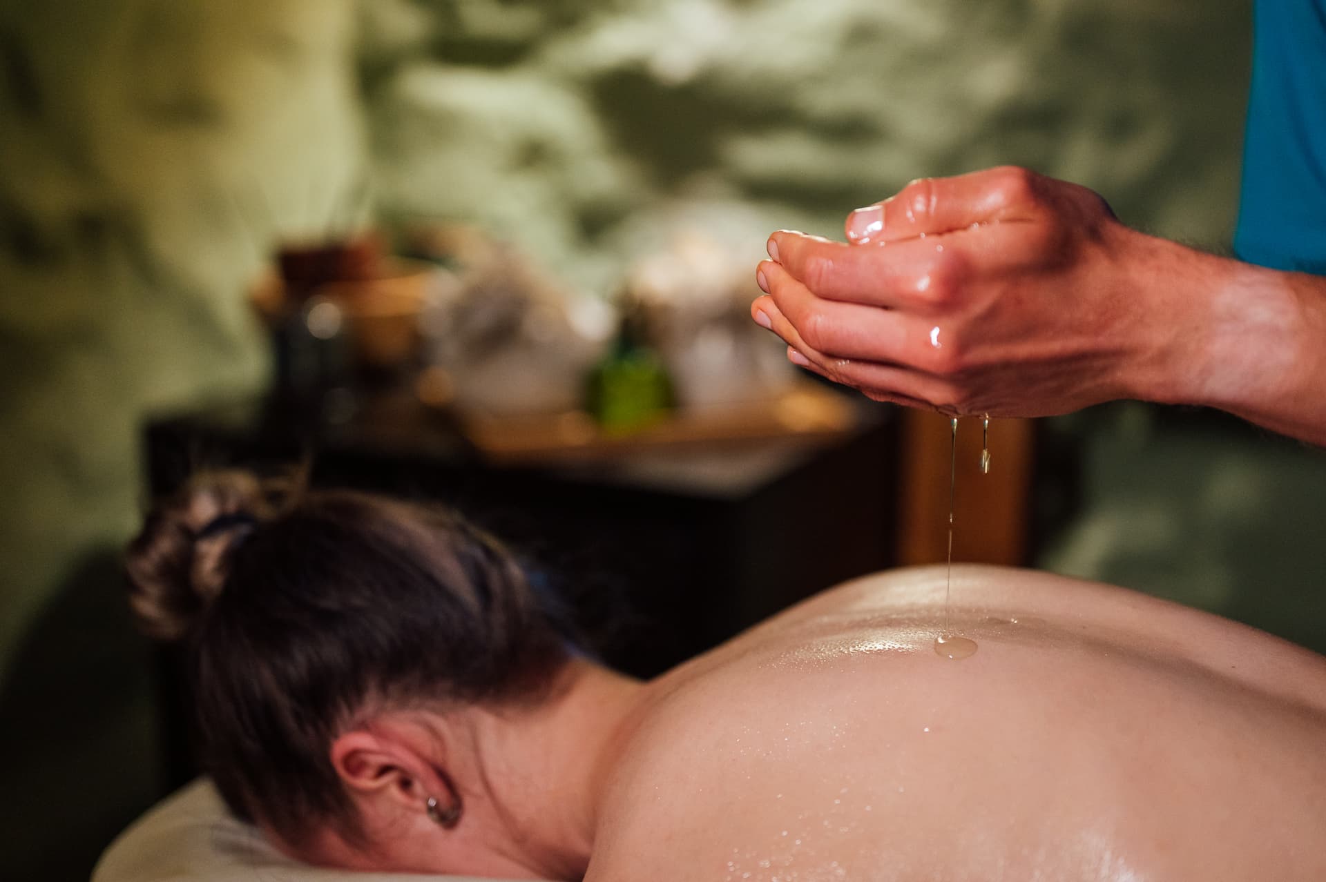 Slow down aromatherapy massage